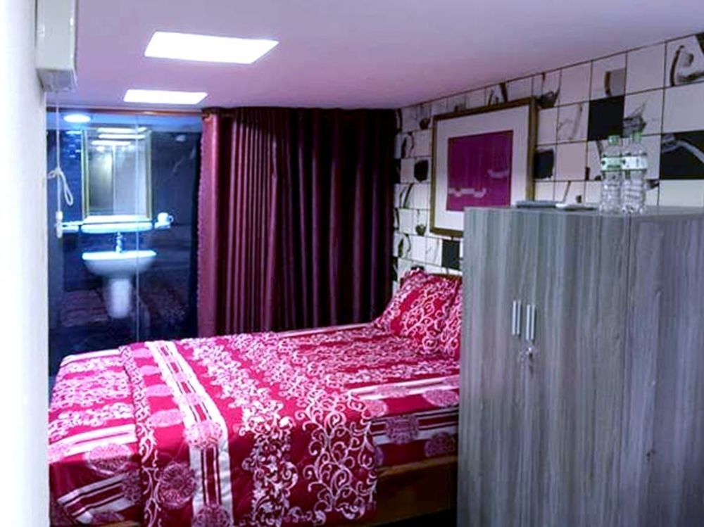 Venus Hotel - 2I1A Bach Dang P2 Tan Binh Хошимин Экстерьер фото